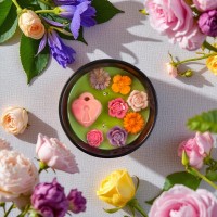 Świeca sojowa Winter Bee Candles - Overgrown Garden - 400g