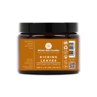 Świeca sojowa Winter Bee Candles - Kicking Leaves  - 400g